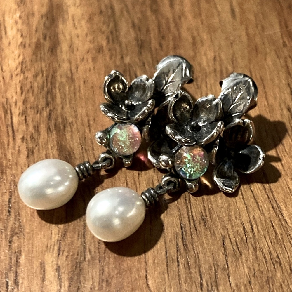 NWOT RARE Authentic Trollbeads Flower Dichroic & Pearl Drop Earrings, Sterling